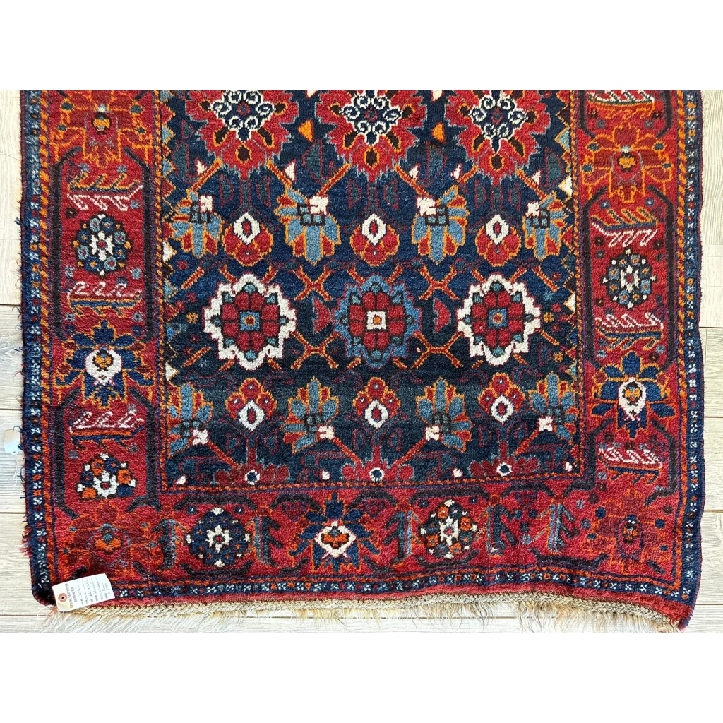 1920s Khamseh tribal rug from Southwest Persia, border detail with geometric motifs, wool on wool
