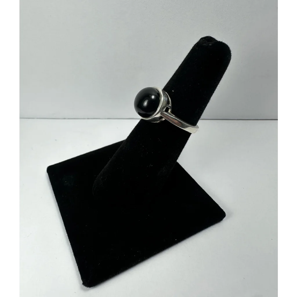 Stunning black onyx ring in sterling silver with smooth round stone