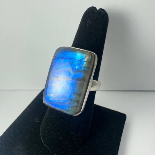 Stunning silver labradorite ring with blue iridescent flashes