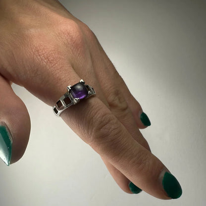 Stunning geometric amethyst ring in sterling silver with square purple gem
