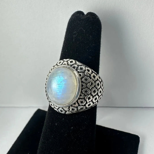 Stunning geometric moonstone ring in sterling silver with oval stone