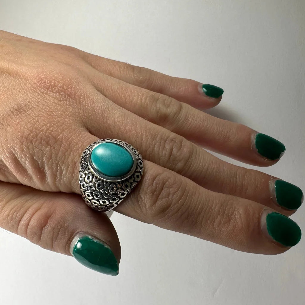 Stunning geometric turquoise ring in sterling silver with oval stone