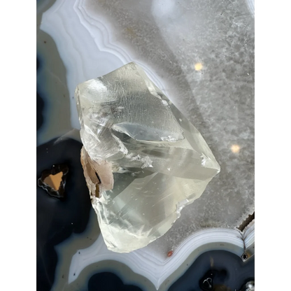 Stunning golden calcite crystal from India, 513g natural gem on agate