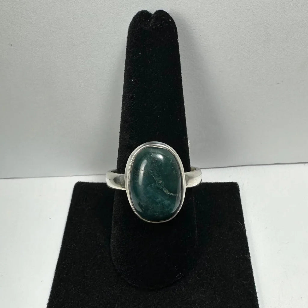 Stunning green serpentine ring in sterling silver with oval moss agate, size 13