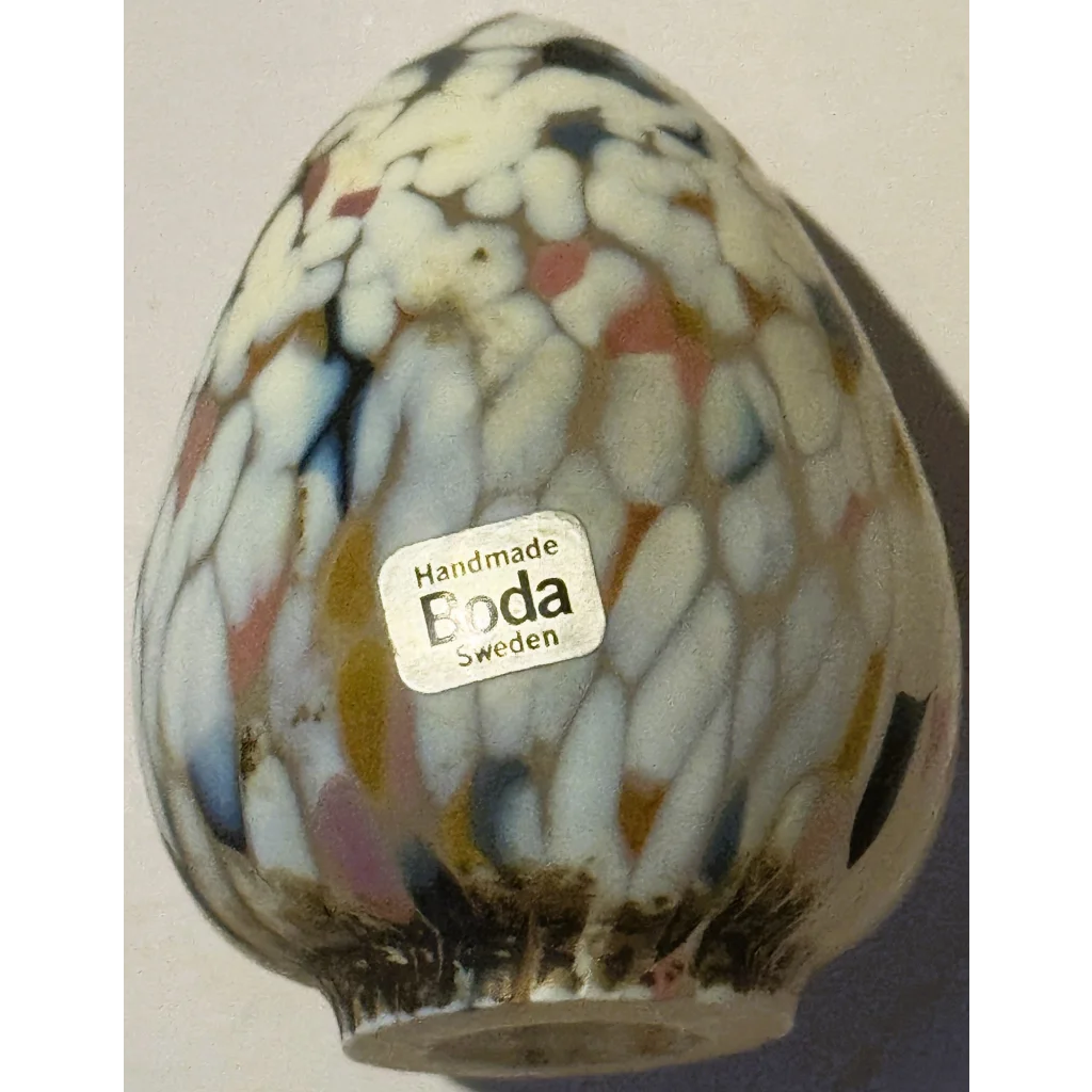 Handmade Boda Sweden glass egg vase from Kosta Boda for collectors
