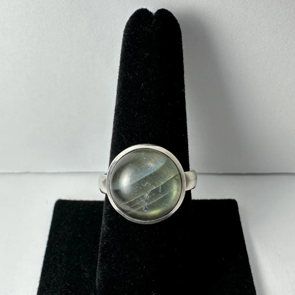 Stunning silver labradorite ring with iridescent blue green flash