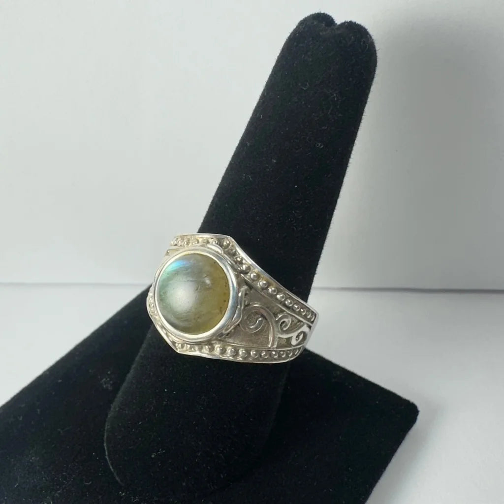 Stunning labradorite ring with iridescent blue green glow