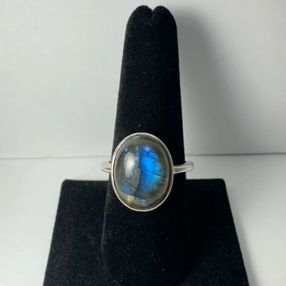 Stunning silver labradorite ring with oval stone and blue flash