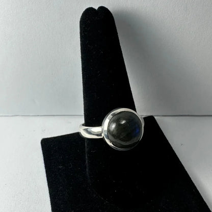 Stunning labradorite ring with silver bezel and blue-gray flash