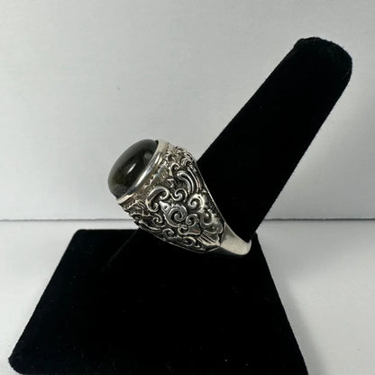 Stunning labradorite ring with swirling filigree and oval stone