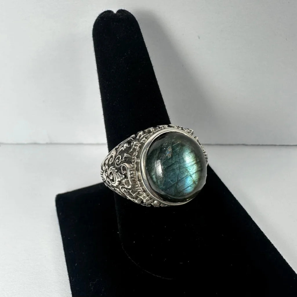 Stunning silver labradorite ring with ornate filigree and mystical blue-green fire