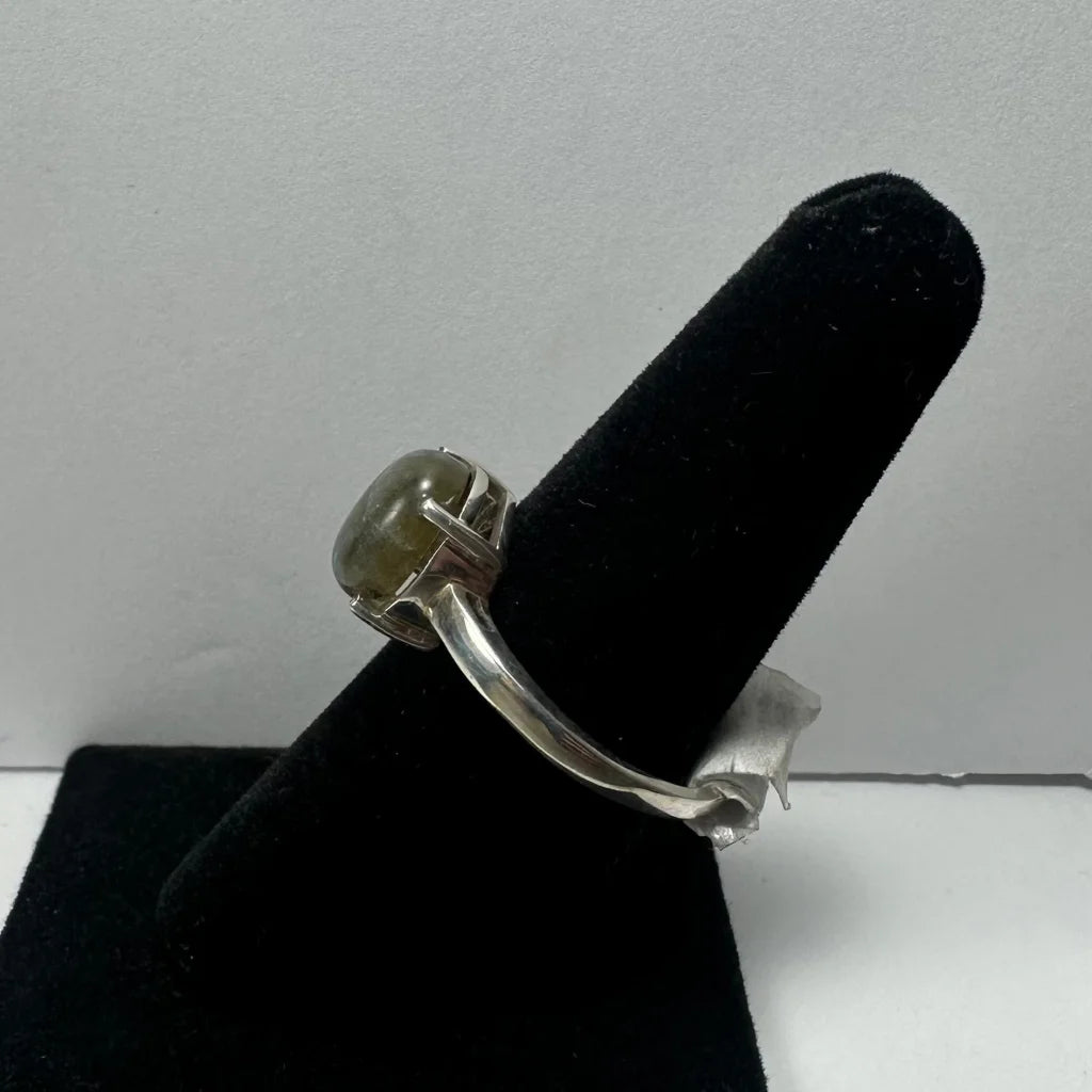 Stunning labradorite ring in sterling silver with olive-green gem glow