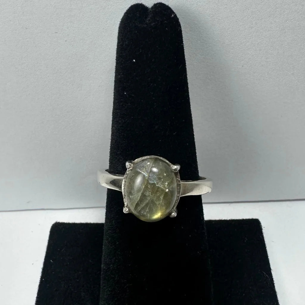 Stunning silver labradorite ring with oval greenish-yellow stone