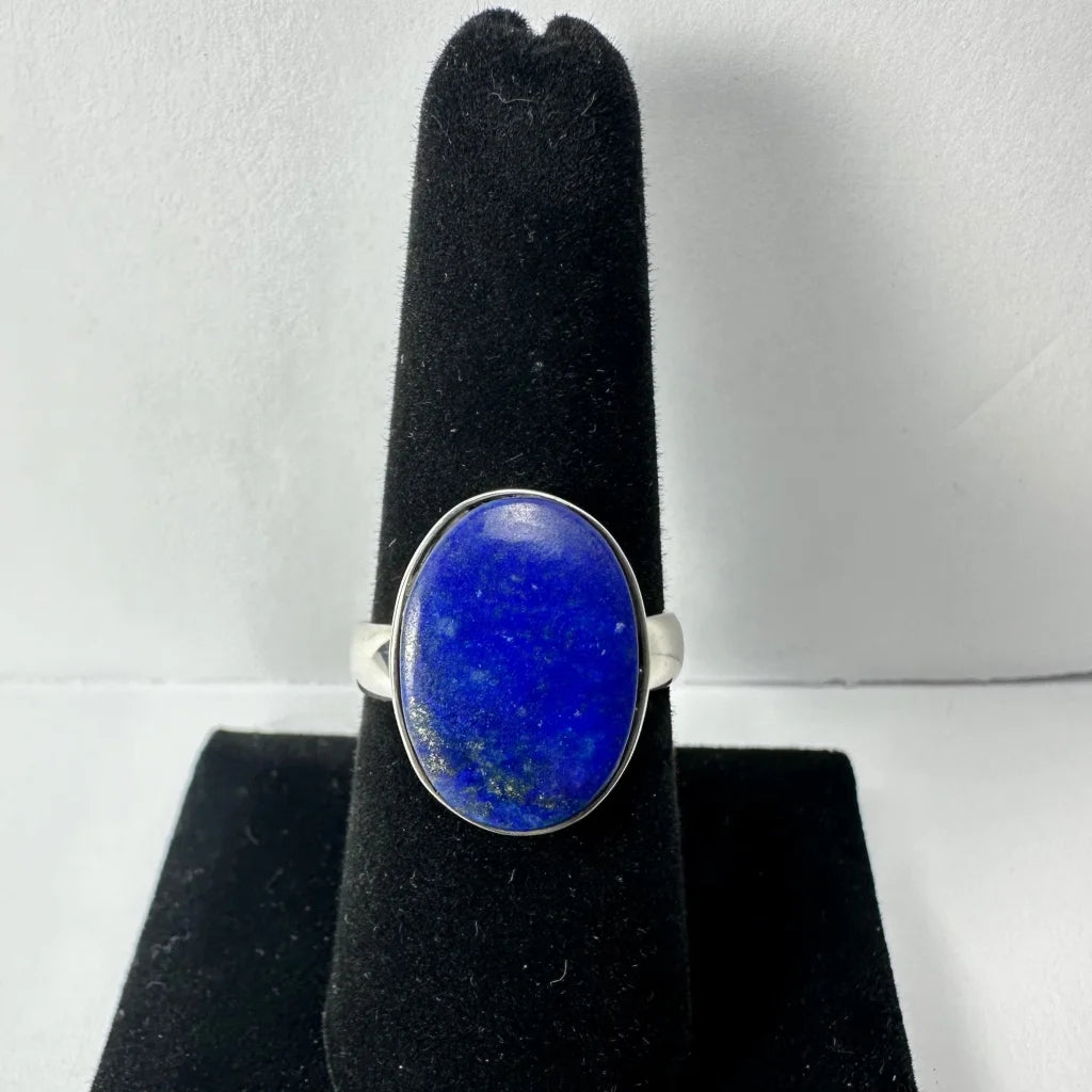 Stunning lapis lazuli ring in sterling silver with deep blue stone