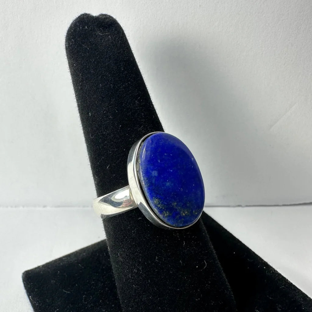 Stunning lapis lazuli ring in sterling silver with deep blue oval stone