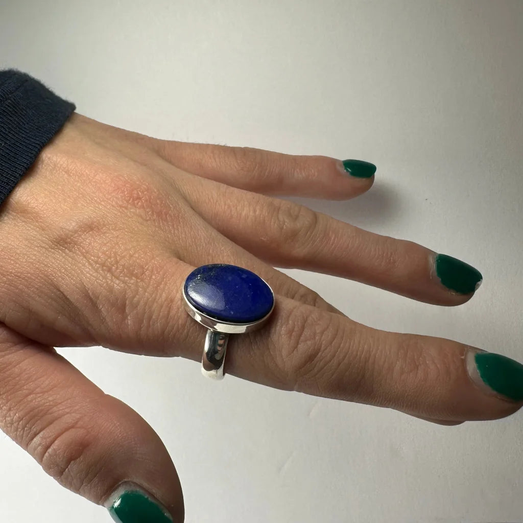 Stunning lapis lazuli ring in sterling silver with deep blue oval stone