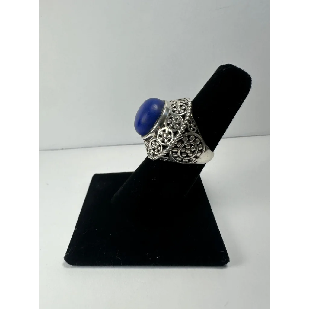 Stunning lapis lazuli ring in sterling silver filigree with blue oval stone