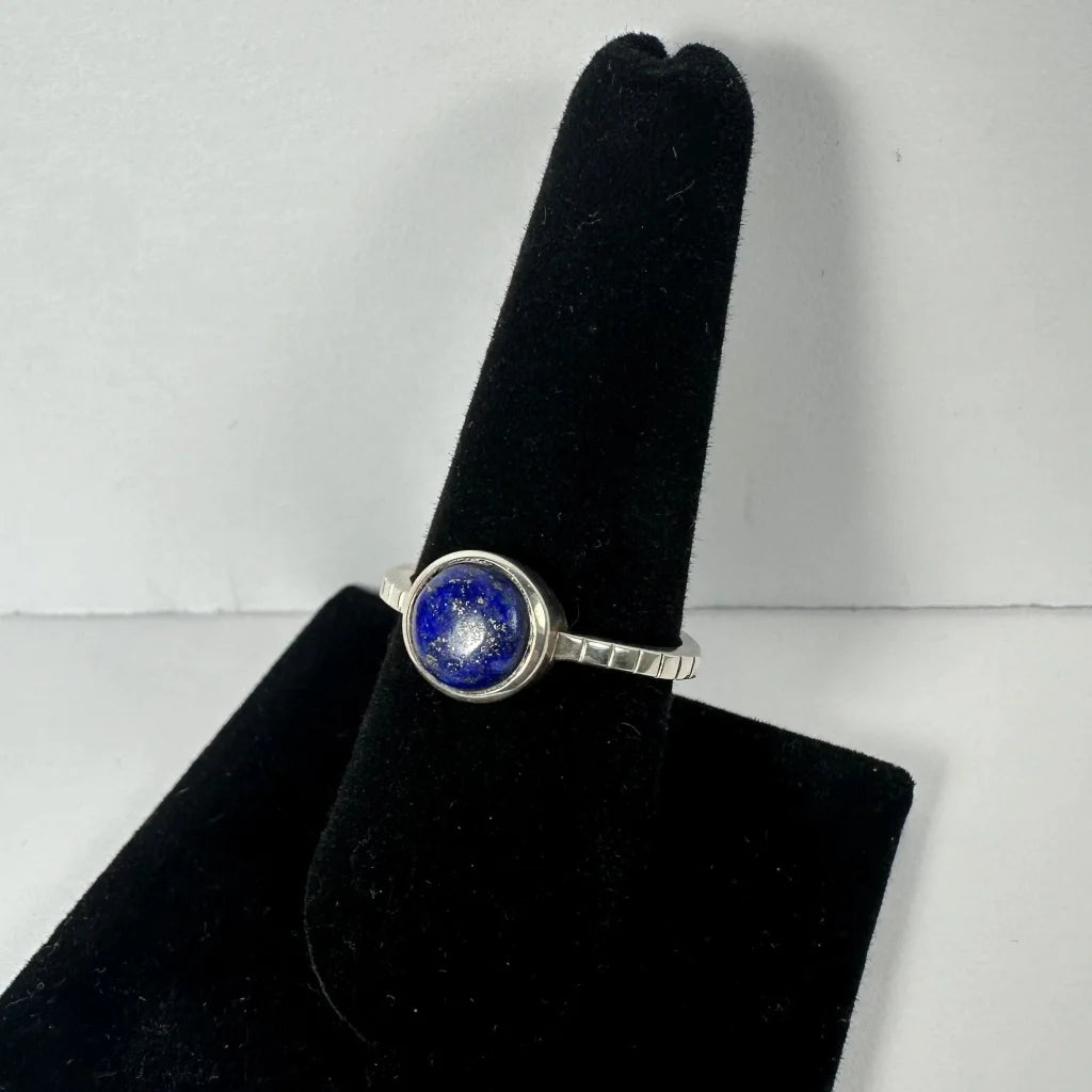 Stunning lapis lazuli ring in sterling silver with deep blue stone