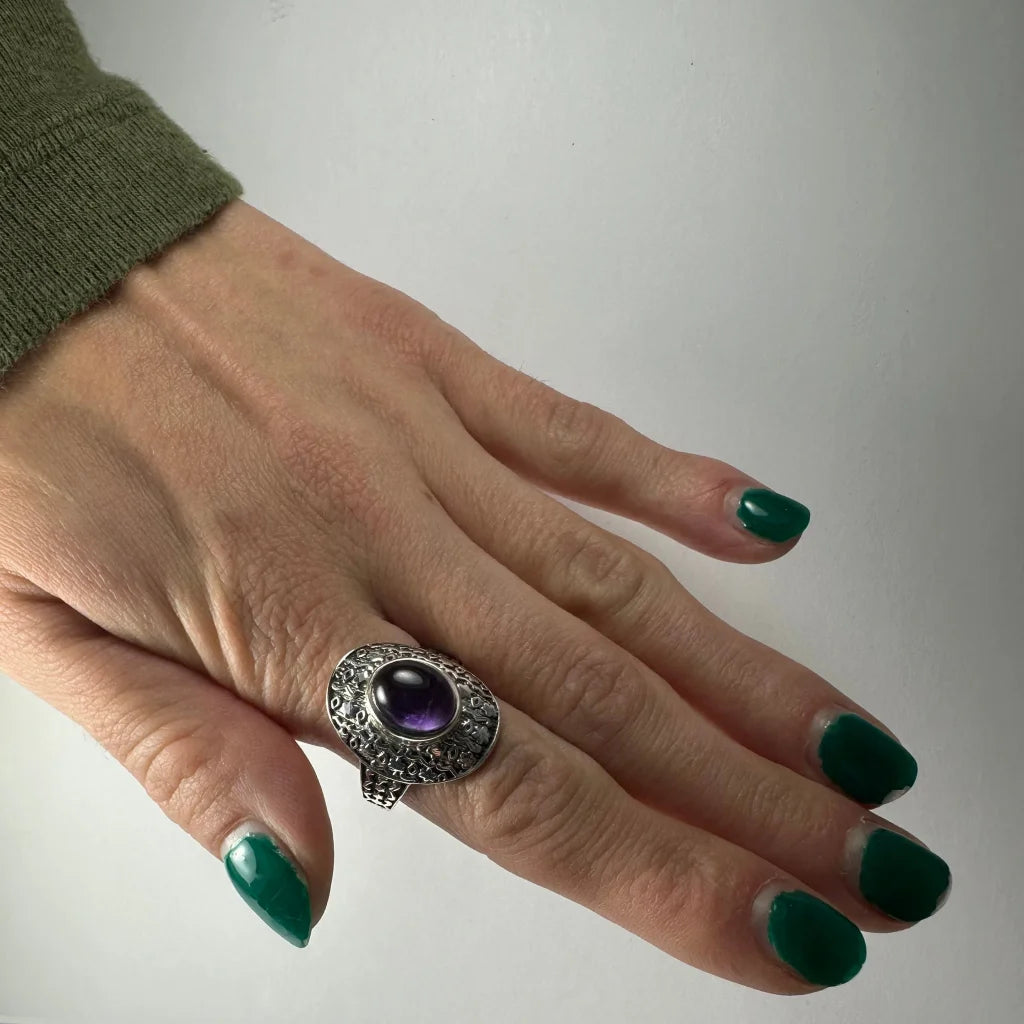 Stunning silver filigree amethyst ring with oval purple stone