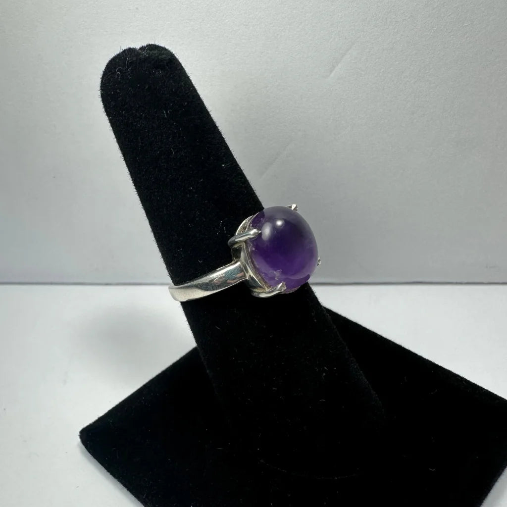 Stunning oval amethyst ring in sterling silver with purple gem