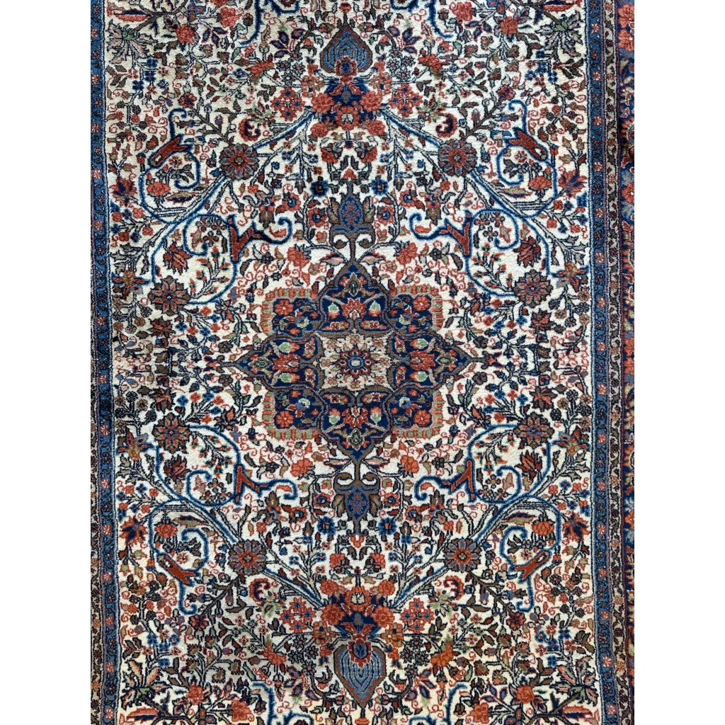Stunning Persian Sarouk rug with floral medallion design