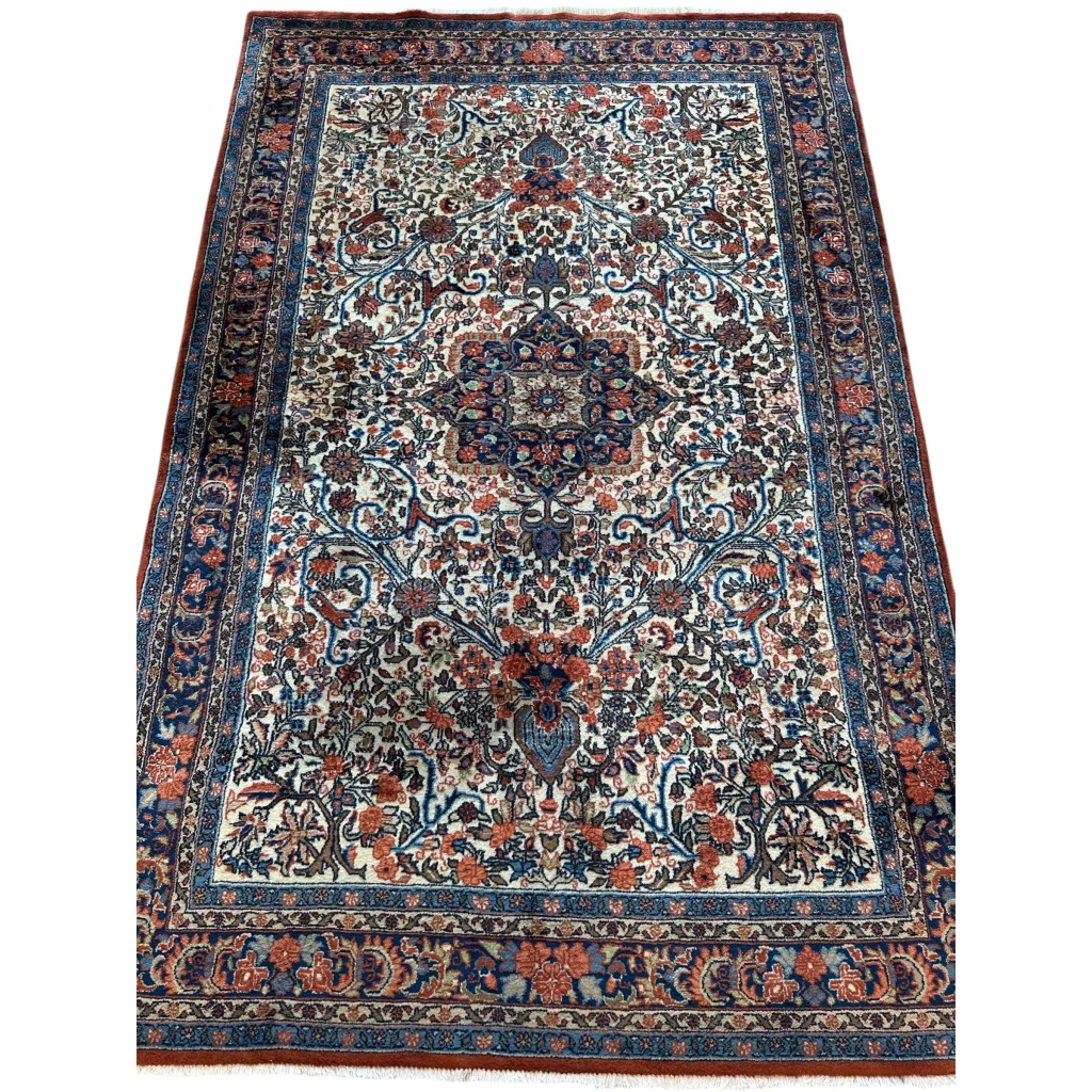 Stunning Persian Sarouk rug with floral medallion design