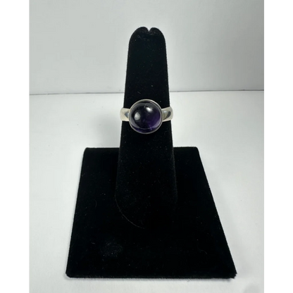 Stunning purple amethyst ring in polished silver with round gem