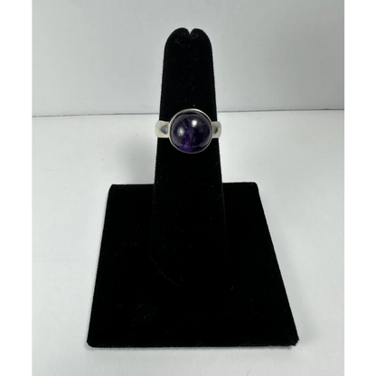 Stunning amethyst ring in sterling silver with purple gemstone