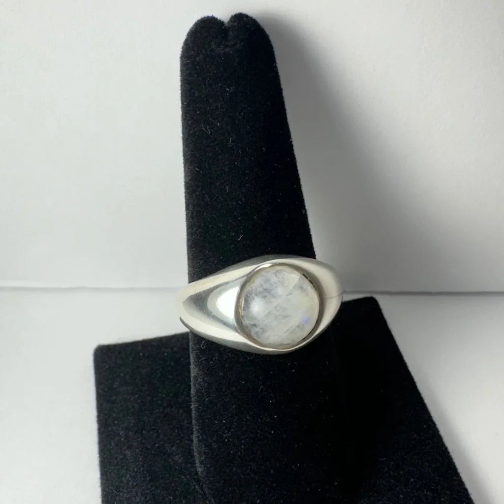 Sleek silver moonstone ring with oval gem in modern band