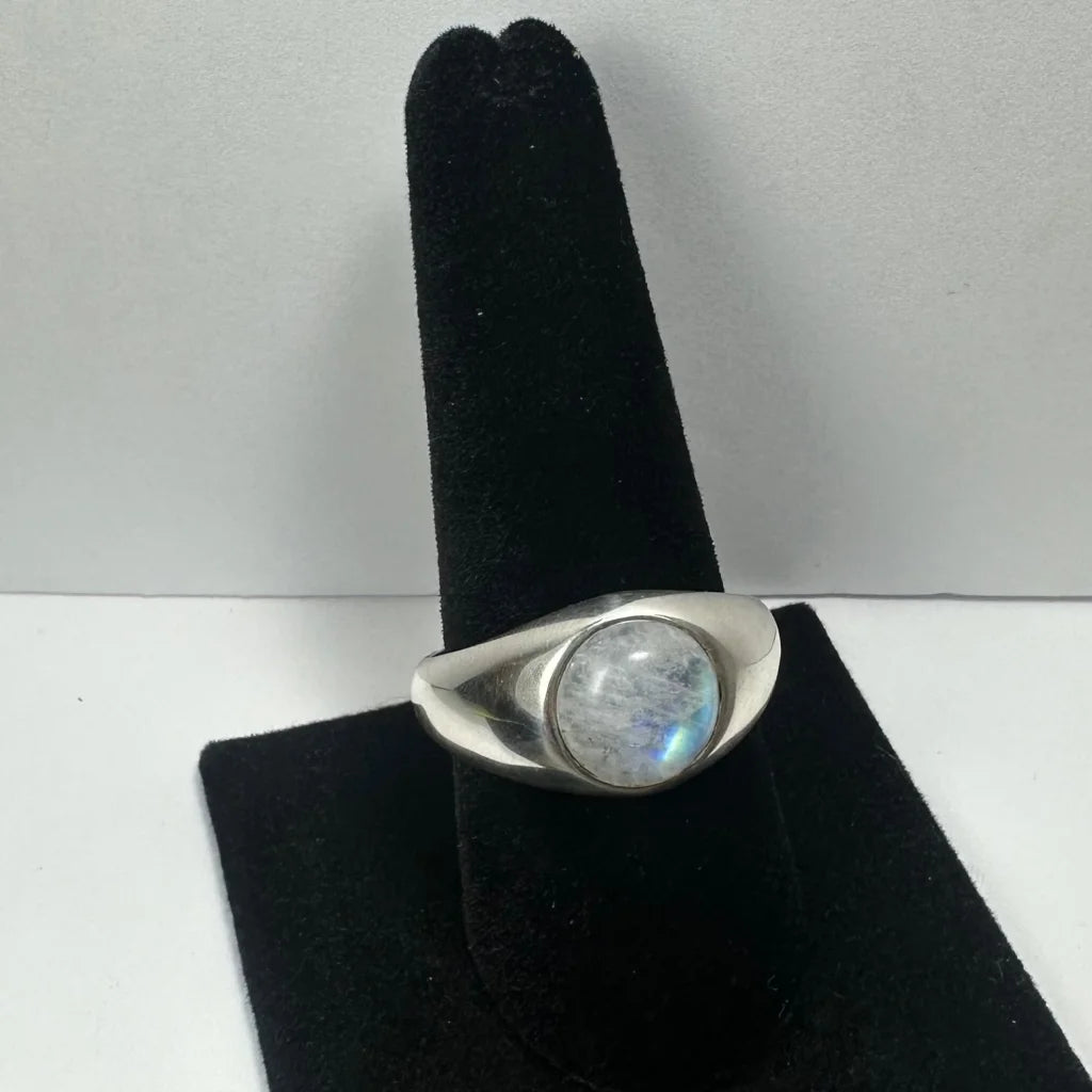 Stunning sterling silver moonstone ring with oval rainbow stone