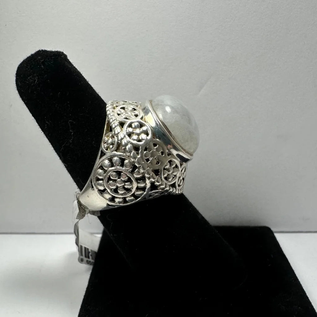 Stunning silver filigree moonstone ring with translucent gem
