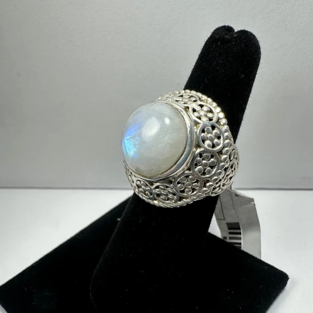Stunning silver filigree moonstone ring with ornate design