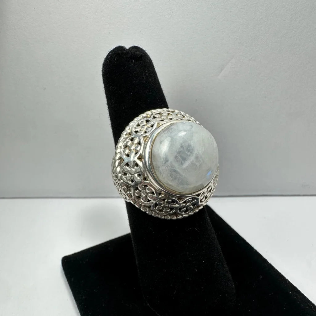 Stunning silver filigree moonstone ring with ornate design