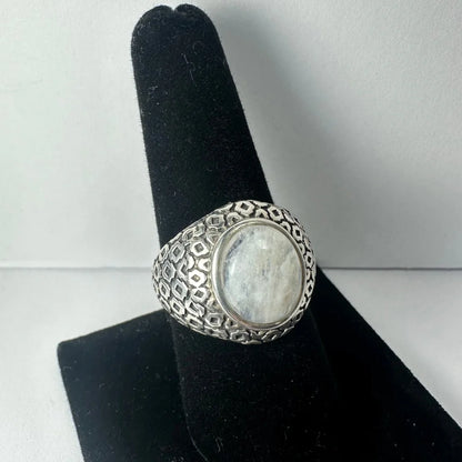 Stunning silver moonstone ring with geometric band design