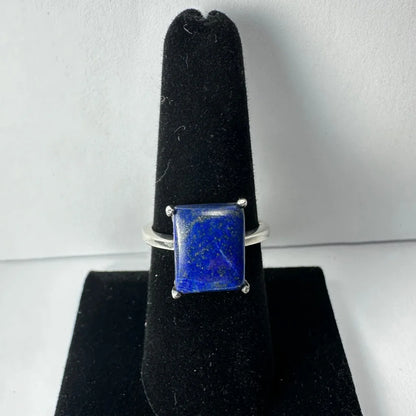 Stunning silver lapis lazuli ring with deep blue square-cut stone
