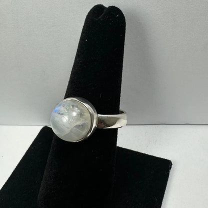 Stunning sterling silver moonstone ring with blue flash