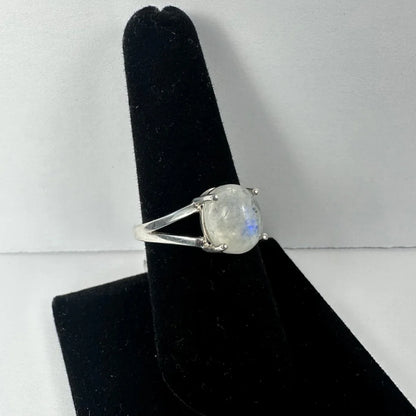 Stunning silver moonstone ring with oval iridescent glow
