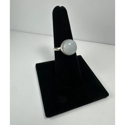 Stunning sterling silver moonstone ring with luminous round stone