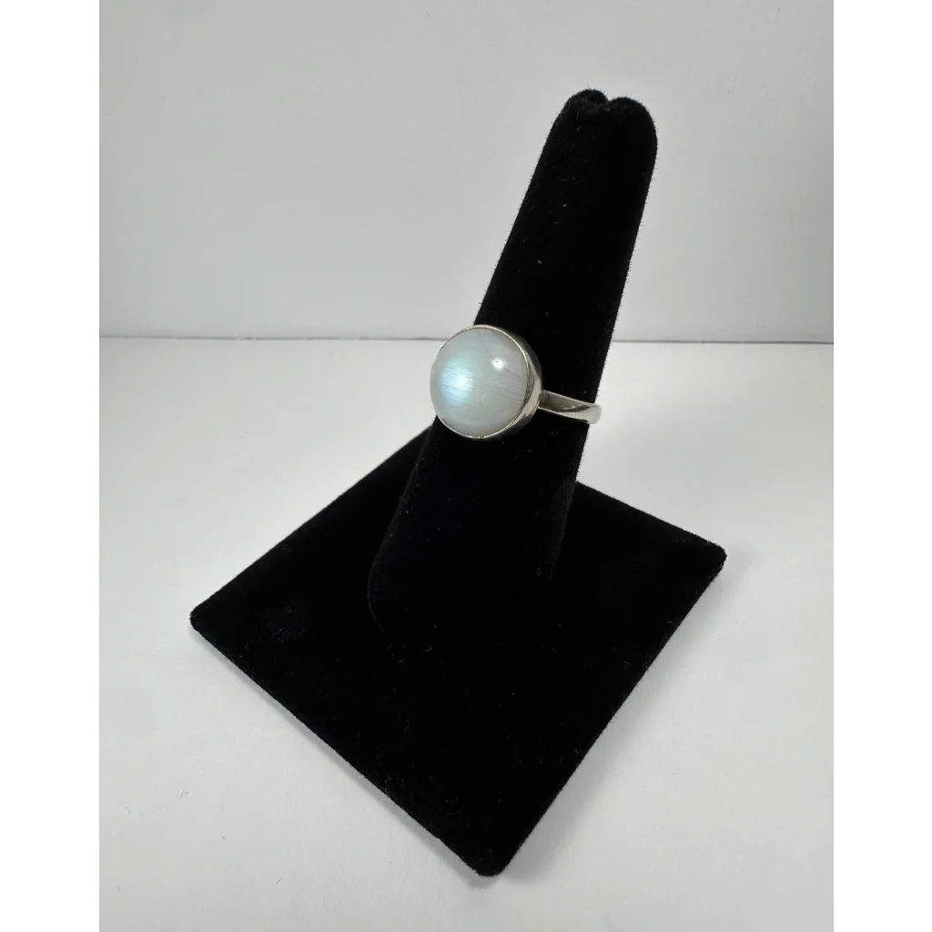 Stunning sterling silver moonstone ring with luminous stone