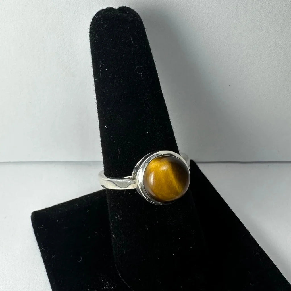 Stunning sterling silver tiger eye ring with golden oval stone