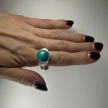 Stunning silver turquoise ring with natural matrix stone