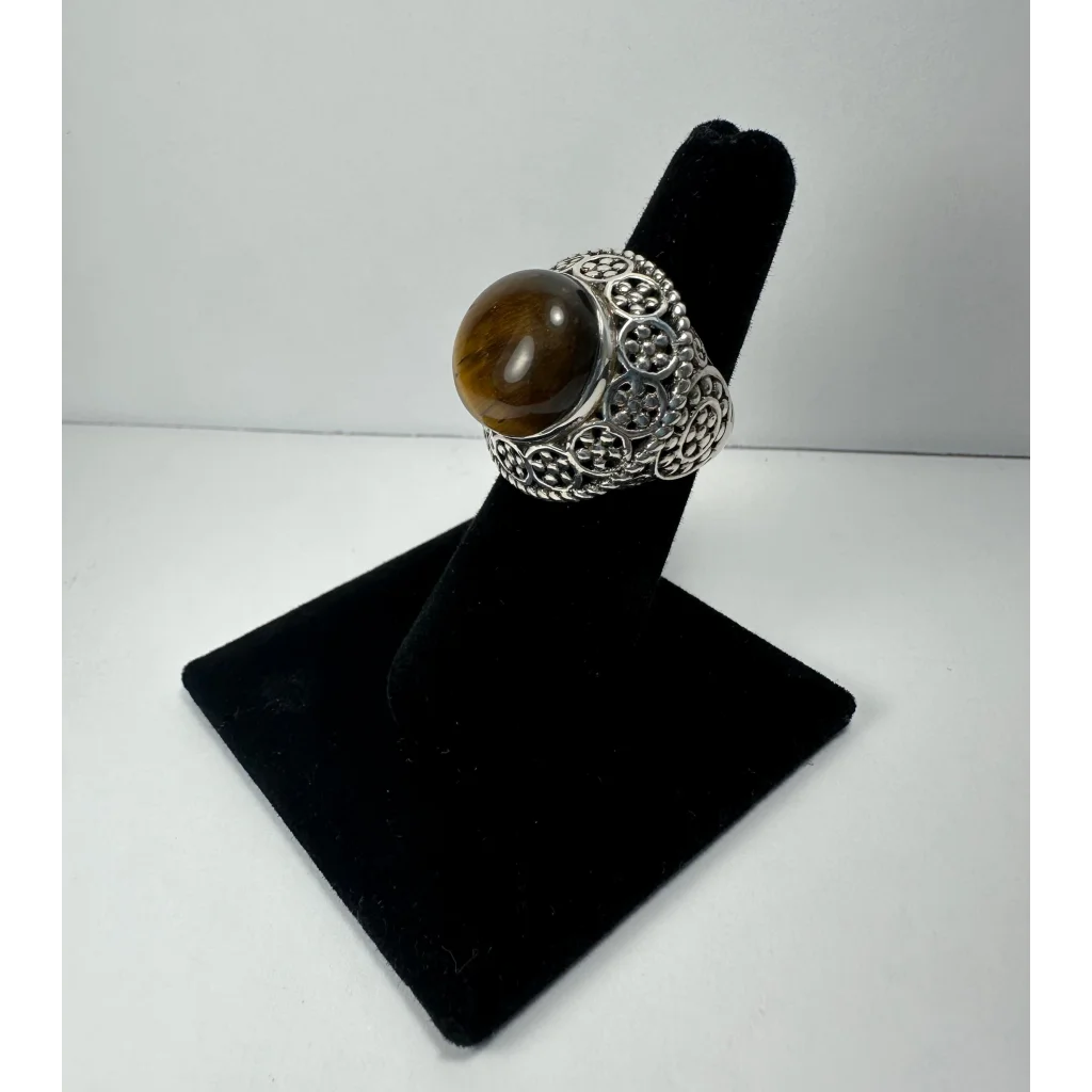 Stunning tiger eye ring in silver filigree band