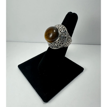 Stunning tiger eye ring in silver filigree band