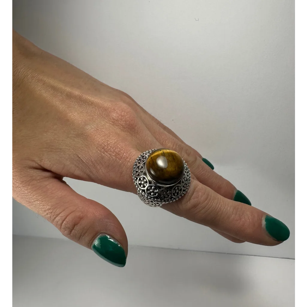Stunning silver tiger eye ring with ornate filigree band
