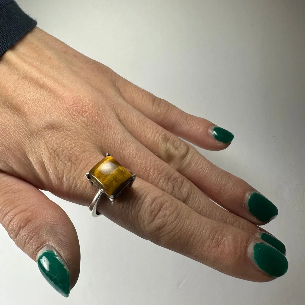 Stunning tiger eye ring in sterling silver with square-cut golden-brown stone