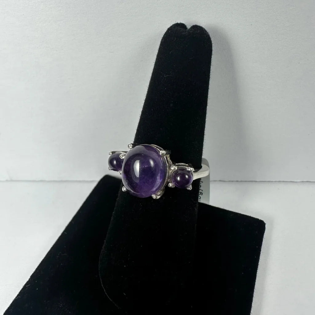 Stunning silver amethyst ring with oval-cut center stone
