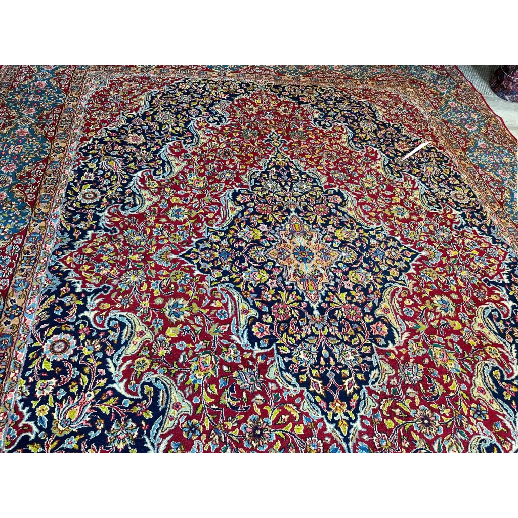 Stunning vintage fine Persian rug with intricate medallion design