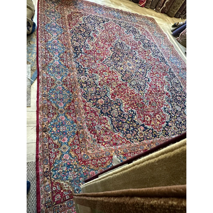 Stunning vintage fine Persian rug with medallion design