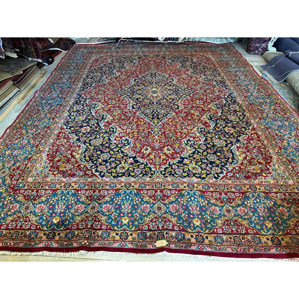 Stunning vintage fine Persian rug with central medallion design