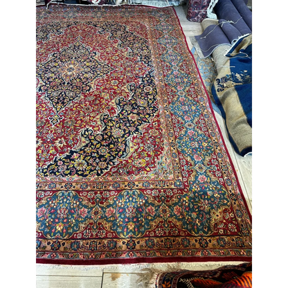 Stunning vintage fine Persian rug with intricate medallion design